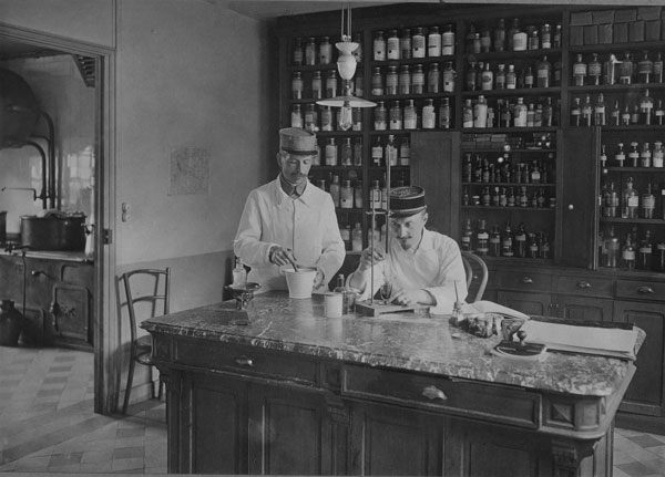 Pharmacie de l'hôpital musulman de Moisselles (Val d'Oise), Juillet 1917 - Coll. BDIC