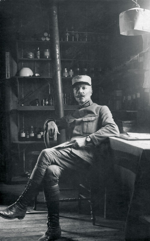 Pharmacien aide-major de 1ère Classe Gilbert, vers 1915-1916